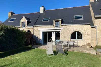 Image de Charme ancien revisité : Gîte spacieux avec grand jardin, équipements complets, près de Guérande.