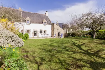 Image de Charmante maison de paludier à Guérande, proche mer, jardin, tyrolienne, Wifi, Canal+, équipements bébé