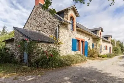 Image de Maison de Charme Proche Côte avec Jardin, 3 Chambres & Equipements Bébé