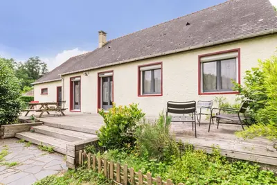 Image de Maison spacieuse avec jardin, ping-pong, WiFi, et équipements bébé - Malville, France