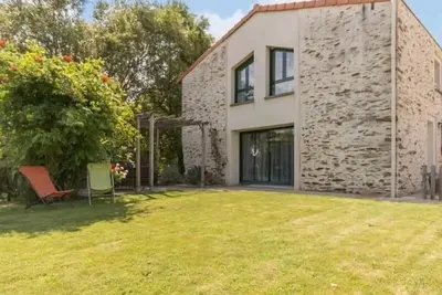 Image de Charmante maison rénovée à 300m de la Loire avec jardin, terrasse, WiFi et équipements bébé