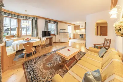 Image de Appartement de vacances \"Désirée Dolasilla\" avec balcon, vue sur la montagne, Wi-Fi et Tv
