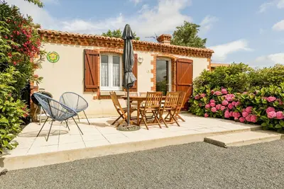 Gîte Authentique au Cœur des Vignes avec Terrasse Privative et Wifi, à 25 km de Nantes