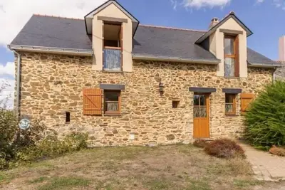 Image de Gîte rénové avec jardin et terrasse sur exploitation agricole, proche étang et lac, parfait familles