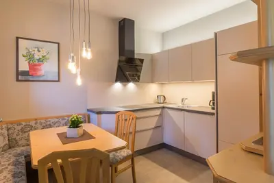 Image de Cozy two-room apartment with large balcony
