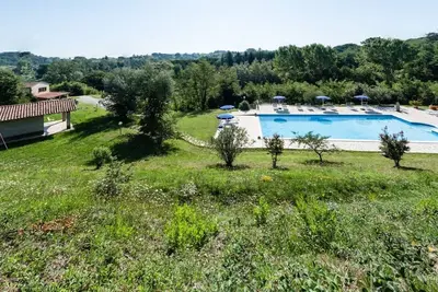 Image de Apartment with 3 bedrooms, 1 bathroom and garden with furniture and bbc