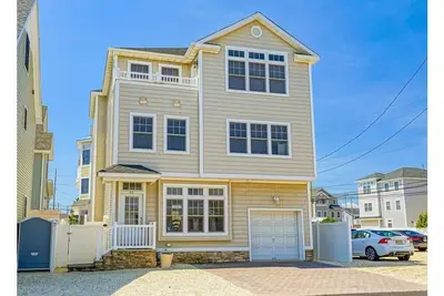 Image de Ocean Block 6 Bedrooms 5 Bathrooms Silver Beach