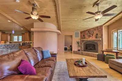 Image de 5 Mi to Butte Creek Trail: Prescott Home w/ Deck!