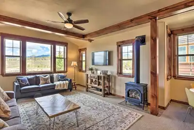 Image de Fraser Condo w/ Views & Hot Tub: Near Winter Park!