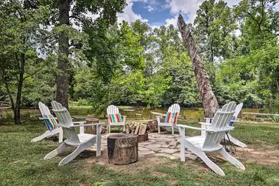 Outdoorsmen’s Paradise on River w/ Fire Pit!