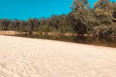 Image de The Leaf River Yacht Club