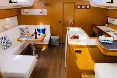 Image de Miles - sailboat 17 meters Boat & Breakfast