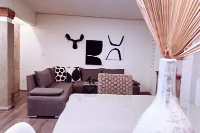 Image de Stadium House - Ground Floor!