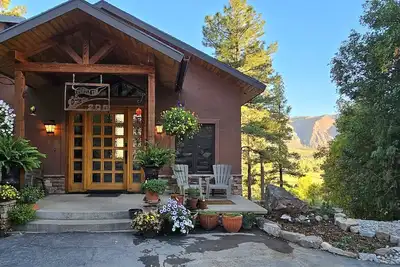 Image de Whistle Run: Colorado Lodge-Style Luxury, Views, & Historic / Iconic Ds&Ng Train