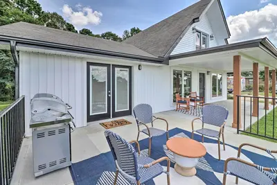 Image de 1 Mi to Marina & Golf: Bismarck Home w/ Fire Pit!