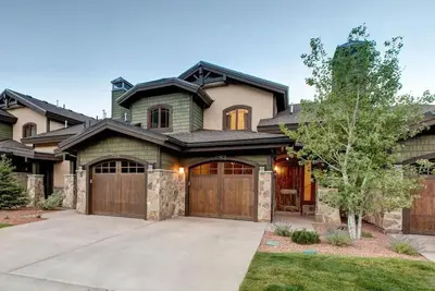 Image de Abode at Juniper Ridge, private hot tub, ski & golf, Canyons Village