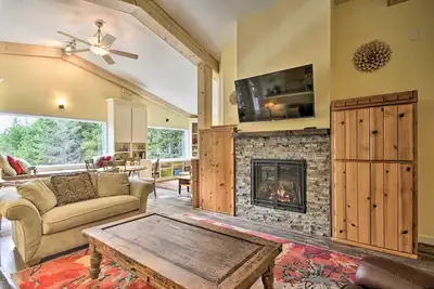 Image de Private Beach Access! Long Beach Group Retreat