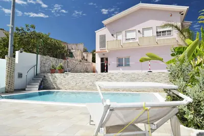 Image de Villa Sweet Dream avec piscine privée chauffée pour 18 personnes
