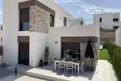 Image de Villa moderne avec piscine privée, dans le domaine de \"La Finca Golf\"