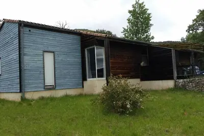 Image de Charmante Villa en Bois, Implantée sur Terrain de 1700 m2