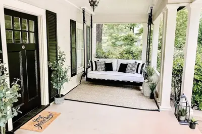 Image de *Relaxing & Elegant* < 5 min to Hpu & Market, Sleeps 8