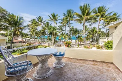 Image de Guest-friendly penthouse in beachfront residence, top floor, near everything