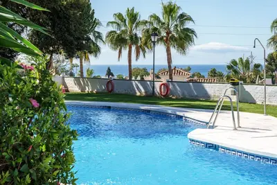 Image de Stunning apartment with terrace and pool by Costarentals - Ref 71