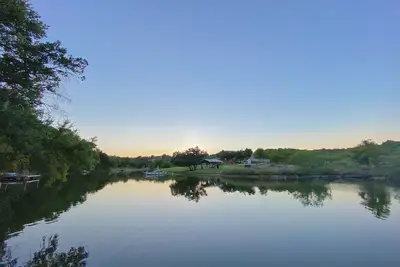 Image de Treehouse on Pk Lake. Amazing Fishing Location