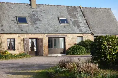 Image de Gîte de charme entièrement rénové à 10min à pied de la plage