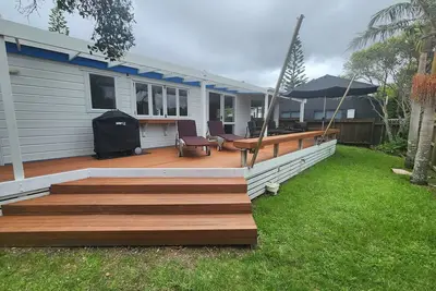 Image de Pauanui: 200m to the beach, put Your Feet Up, Relax at the beach and Escape!