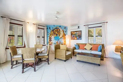 Image de 2bd groundfloor apt on sandy beach, secured resort, pool, internet, cable Tv, Ac