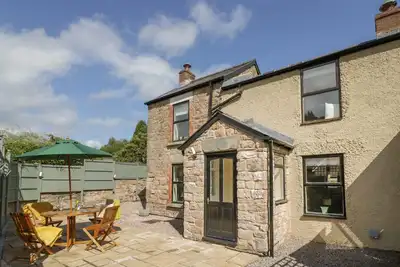 Image de Rainforest Cottage, pet friendly, with a garden in Ruspidge