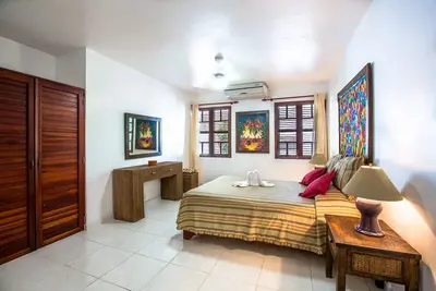 Image de Luxury 2bd apt in beachfront resort with pool, Ac, WiFi, Cable Tv, sea views!