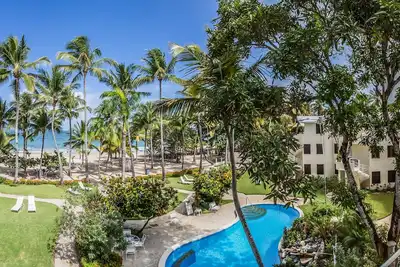 Image de Top-floor luxury penthouse with sea views, on sandy beach, near shops&bars