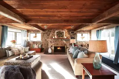 Image de Spacious and Private renovated farmhouse for the whole family