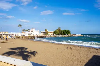 Image de Central couples Apt by Costarentals - Ref 131