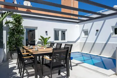 Image de Unique beachfront rooftop in Fuengirola by Costarentals - Ref 59