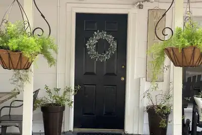 Image de 12th St. Crooked Antler Downtown Bandera, Tx