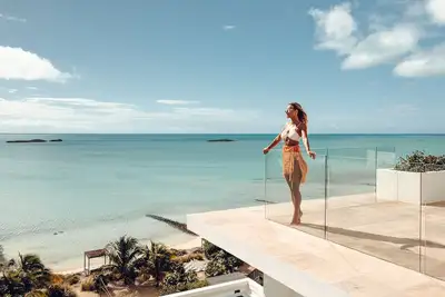 Image de Winter Special Beachfront 2bd-2. 5th with rooftop terrace and private pool!