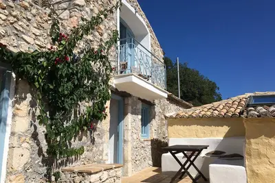 Image de Secluded hamlet - \"apart in your togetherness\"