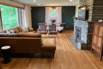 Image de Walk to Beaver stadium! Cozy 3br, 2ba and 7 beds home for football weekends.