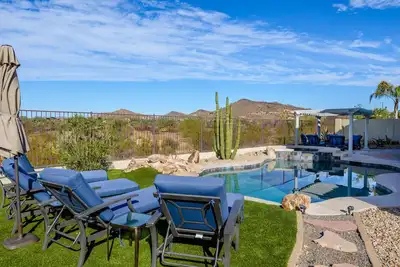 Heated Pool*/Spa, Mountain/Sunset Views, Amenities Galore. . . .