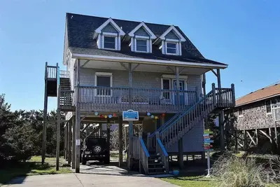 Image de White Dune- Ocean side cottage, 90 second walk to the beach