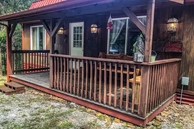 Image de The cottage on the hill in the woods