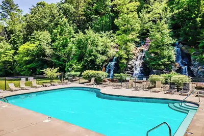 Image de Hot Tub, Stunning Views, Indoor/Outdoor Pools, Game Loft & Mini Golf