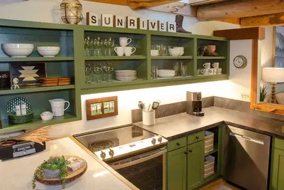 Image de Sunriver Escape with A/C, Bbq & Golf Course View