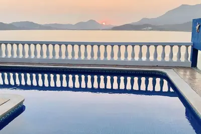 Image de Spectacular views! ! ! With a stunning sunsets.