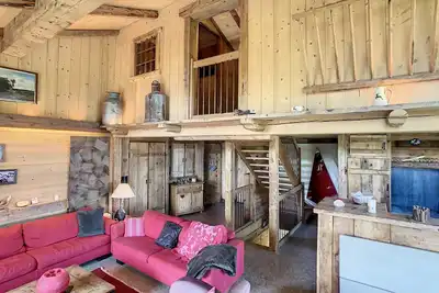 Image de Chalet 6 pièces à Combloux avec cheminée et parking