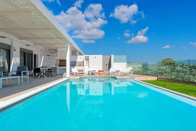 Image de Villa Exécutive à Rhodes | Villa Nissos | Superbes vues sur la mer | 3 chambres | Lindos