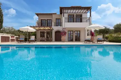 Image de Villas superieures Aphrodite Hills | Villa Superieure 0190 | Climatisation | 2 chambres | Paphos